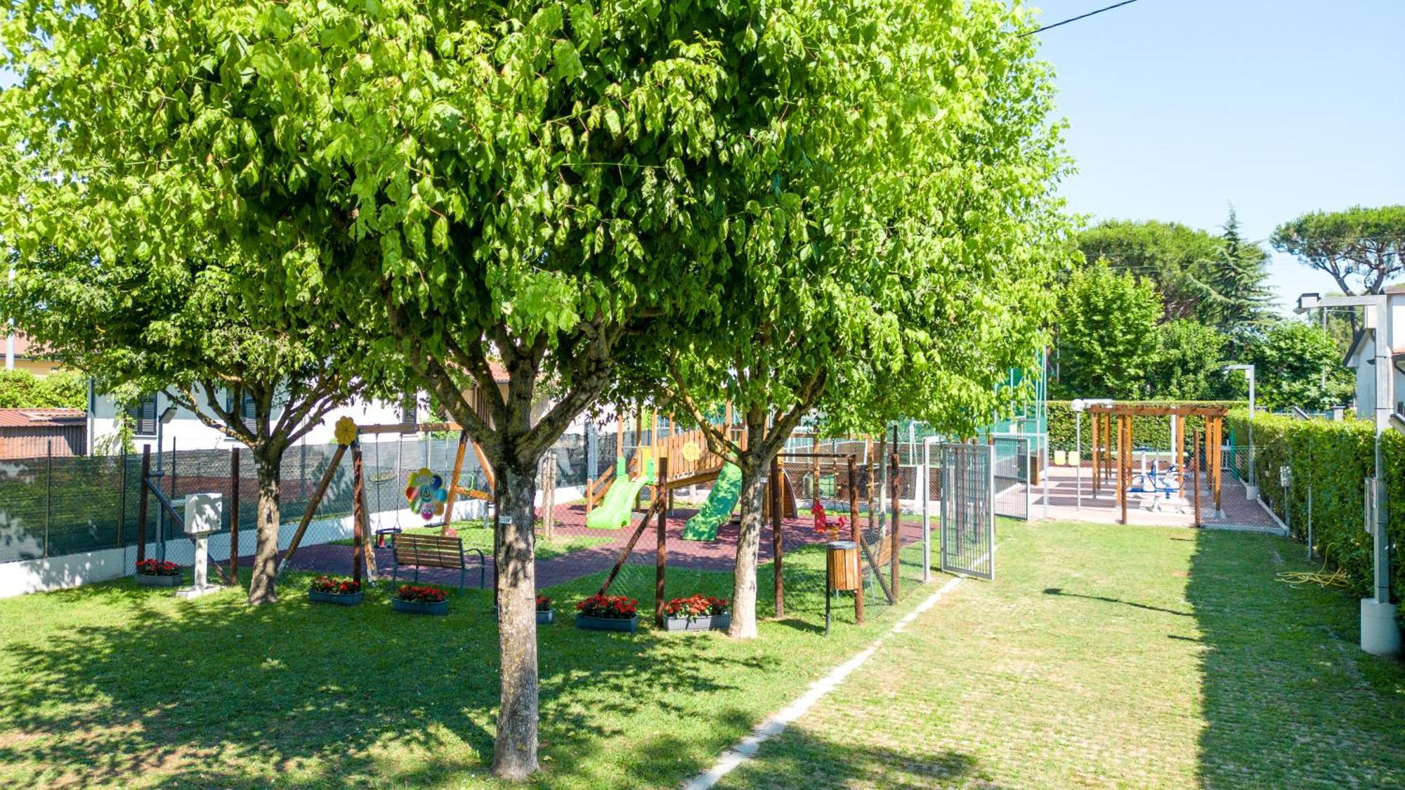 Camping Apuano Marina di Massa Exteriér fotografie